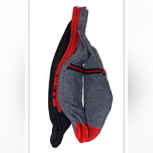 Stranger Things Crew Socks 2 Pair Men 6-12 Gray Red Black Demogorgon NEW Netflix - Picture 6 of 10